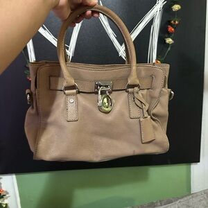 Michael Kors Hamilton Large Satchel – Taupe Pebbled Leather